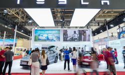 Tesla, Çin'de satılan araçlarında yerli yapay zeka modeli Doubao'yu kullanmaya başladı