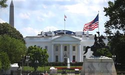 Trump, polisilikon ithalatına yüzde 15 gümrük vergisi getiren başkanlık kararnamesini imzaladı