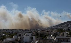 Yunanistan'daki orman yangınları şiddetli rüzgarların etkisiyle yayıldı
