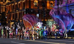 37. Shanghai Turizm Festivali'nin geçit töreni renkli görüntülere sahne oldu