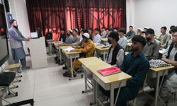 Afganistan'da Kabil Üniversitesi Konfüçyüs Enstitüsü yüzlerce öğrenciye Çince öğretiyor