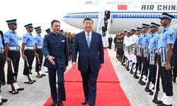 Çin Cumhurbaşkanı Xi, 18. BRICS Zirvesi için Yeni Delhi'de