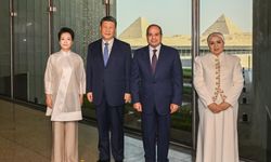 Çin Cumhurbaşkanı Xi ve eşi Peng Liyuan, Büyük Mısır Müzesi'ni ziyaret etti