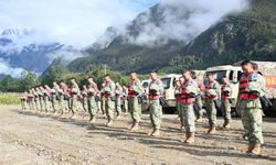 Çin ordusu, heyelan sonrası kurtarma çalışmalarına destek için Xizang'a 726 asker gönderdi
