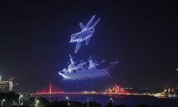 Çin'in Nanchang kentinde drone gösterisi gökyüzünü aydınlattı