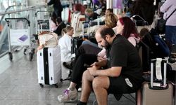 İngiltere'de teknik arıza nedeniyle 1.000'den fazla uçuş iptal edildi
