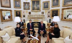 Xi Jinping ve eşi Peng Liyuan, Donald Trump ve eşi Melania Trump ile Oval Ofis'te bir araya geldi