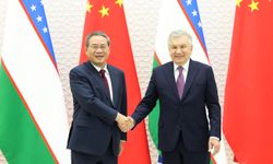 Çin Başbakanı Li, Özbekistan Cumhurbaşkanı Mirziyoyev ile görüştü