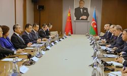 Çin Dışişleri Bakanı Wang, Azeri mevkidaşı Bayramov ile görüştü