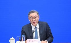 Çin Ticaret Bakanı Wang, Danone CEO'su De Saint-Affrique ile görüştü