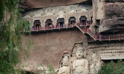 Çin'in Maiji Dağı Mağaraları sonbahar manzarasıyla turistlerden yoğun ilgi görüyor