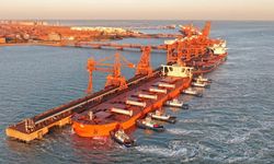 Çin'in Tangshan Limanı'nın kargo işlem hacmi ilk dokuz ayda 665,89 milyon tona ulaştı