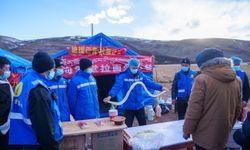 Çin'in Xizang bölgesinde 2.500'den fazla kurtarma görevlisi depremzedeler için seferber oldu