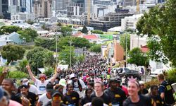 Güney Afrika'da ilk kez düzenlenen Nelson Mandela Maratonu'na yoğun ilgi