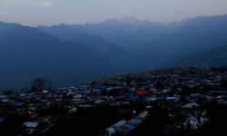 Nepal'de ani sel: En az 40 ev sulara kapıldı