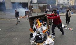 Lübnan'da uzun süredir devam eden ekonomik krize karşı ülke genelinde protestolar başladı