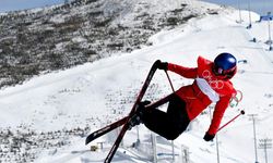 Çinli Gu, Beijing 2022 kadınlar serbest stil kayak halfpipe müsabakasını kazanarak ikinci altın madalyasını aldı