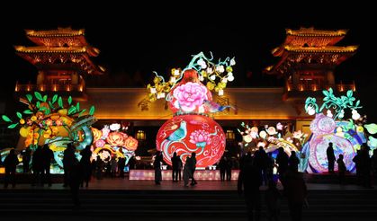 Çin'in Gansu eyaletinde Çin Yeni Yılı kutlamaları göz kamaştırıcı görüntülere sahne oldu