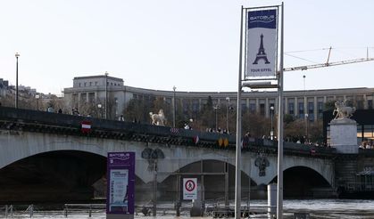 Paris'teki şiddetli yağışlar Sen Nehri kıyılarında taşkınlara yol açtı