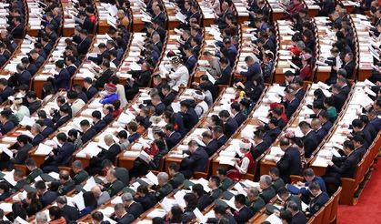 Çin hükümet raporu: Tüketimi ve vatandaşların gelirini artıracağız