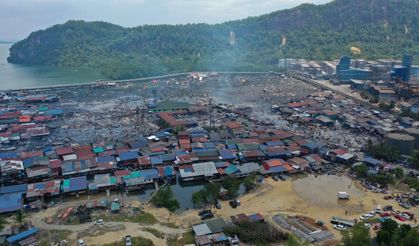 Malezya'nın Sabah eyaletinde çıkan yangında yaklaşık 1.000 ev kül oldu