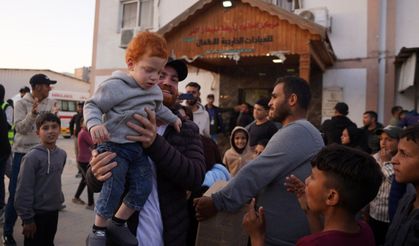 Mısır'a tahliye edilen Gazzeli bebekler 2,5 yıl sonra ailelerine kavuştu