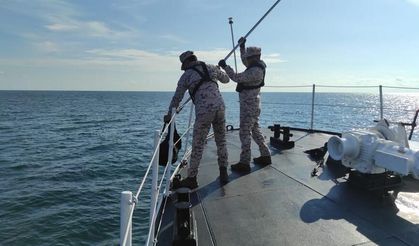Malezya'da 37 göçmeni taşıyan tekne battı: 14 kişi kayıp