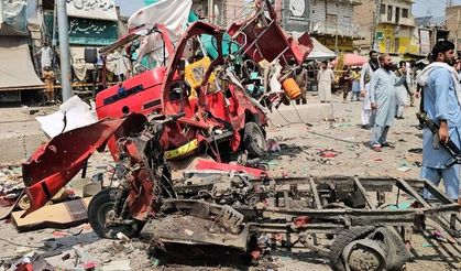 Pakistan'daki bombalı saldırıda hayatını kaybedenlerin sayısı 9'a yükseldi