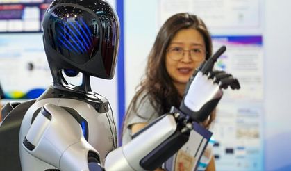 Çin Başbakanı Li, Xizang'daki heyelan bölgesinde incelemelerde bulundu
