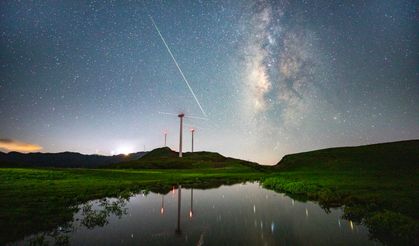 Çin'in farklı eyaletlerinden gözlemlenen Perseid meteor yağmuru gökyüzünde görsel şölen oluşturdu
