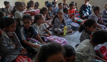 İsrail saldırılarının gölgesindeki Gazze'de 3 yıl sonra eğitim yeniden başladı