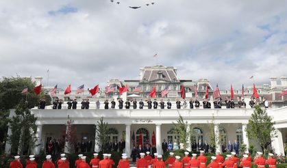 Xi'nin Beyaz Saray'daki karşılama töreninde askeri uçuş gösterisi düzenlendi