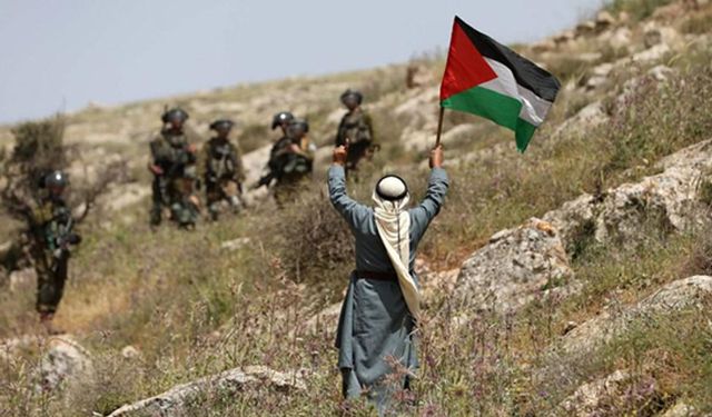 Nablus'ta Filistinli göstericilerle İsrail askerleri arasında çatışma çıktı