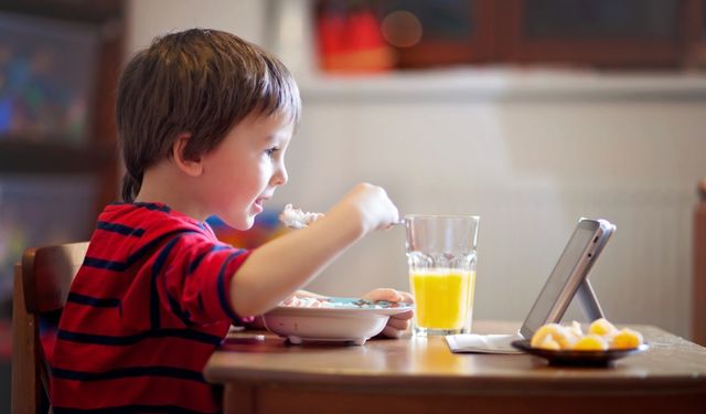 Tabletle yemek yiyen çocuklarda bu hastalığa dikkat!