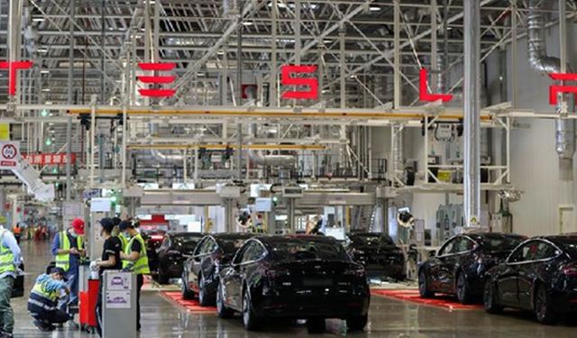 Tesla'nın Shanghai'daki fabrikası Gigafactory, 2022'de 710.000 araç teslim etti