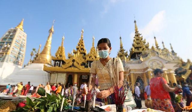 Myanmar'da geleneksel yeni yılda çıkan af sonucu 1.619 mahkum serbest bırakıldı