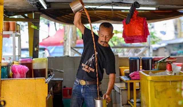 Malezya'da ünlü Teh Tarik çayının tadına bakın