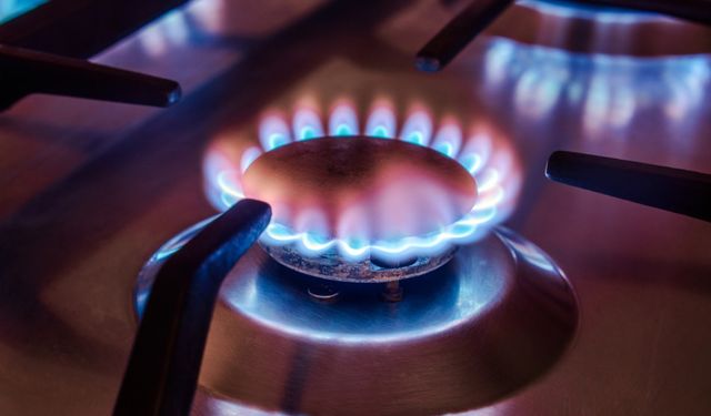 Doğalgaz ve elektriğe indirim geliyor: Seçimden önce müjde!