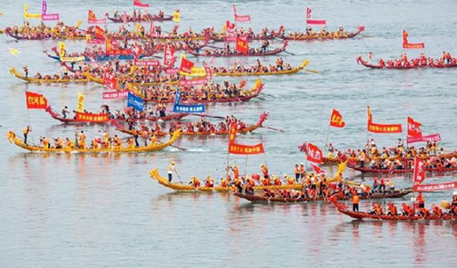 Çin'de Ejderha Teknesi Festivali tatilinde 106 milyon yerli turist seyahat etti