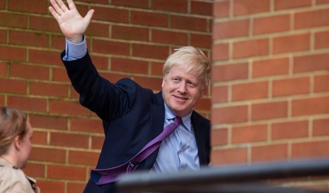 Boris Johnson parti liderliğinden istifa ediyor