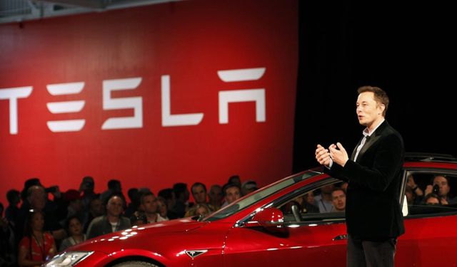 Elon Musk Tesla'nın yeni özelliğini açıkladı: Daha fazla oyun!