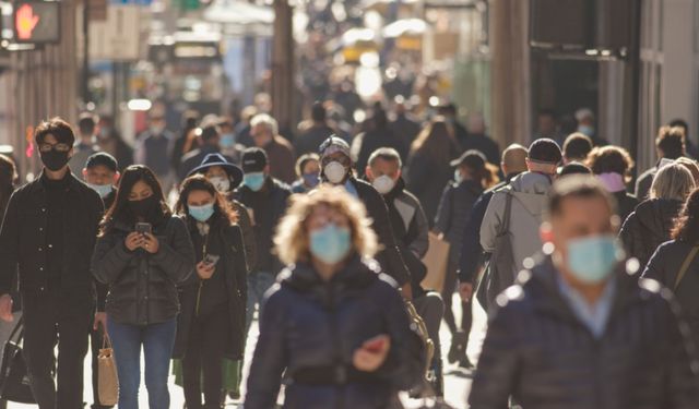 Sağlık Bakanı konuştu: Tekrar kapanma ve maske geri mi gelecek?