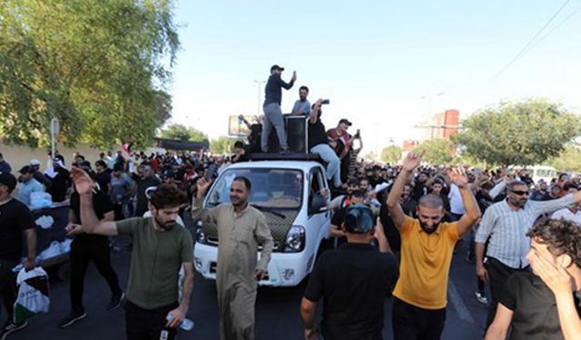 Bağdat'ta Sadr yanlılarının protestoları