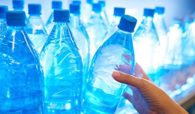 Şişelenmiş sular zehir saçıyor: Yüzde 78’inde plastik bulunuyor