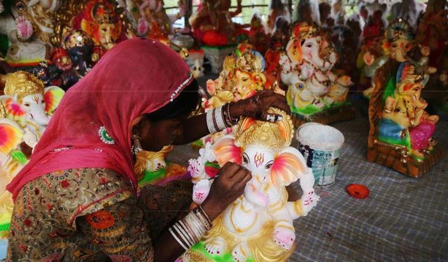 Hindistan'da Ganesh Chaturthi festivali için hazırlıklara başlandı