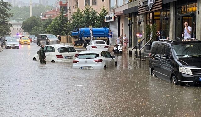 İstanbul’da sağanak yağış etkili oluyor