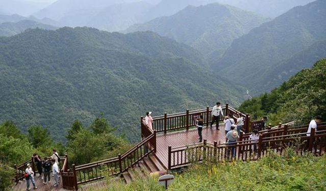 Çin'in kuzeybatısındaki Liuba ilçesinde turizm gelişiyor