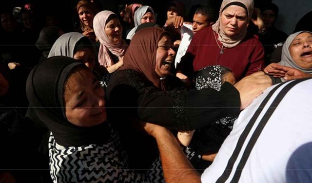 Nablus'ta İsrail askerlerince vurulan bir genç toprağa verildi