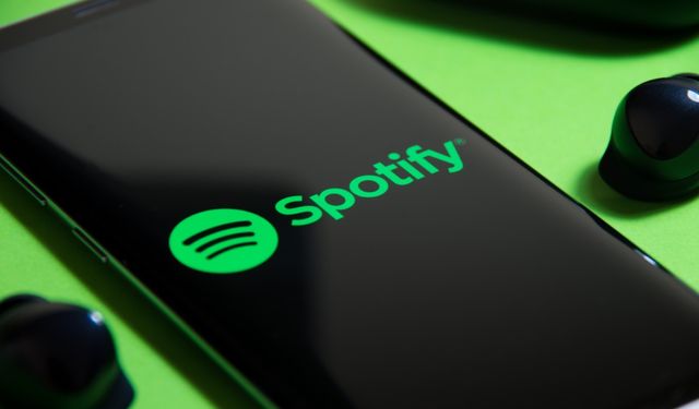 Wall Street Journal: Spotify podcast savaşında YouTube'u hedef alıyor