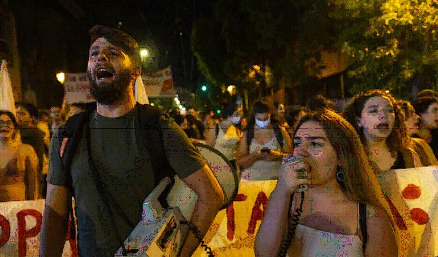 Atina'da hayat pahalılığı protesto edildi